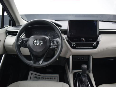 Used 2023 Toyota Corolla Cross L AWD/4WD image 14