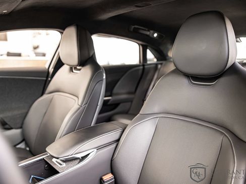 Used 2024 Lucid Air Touring AWD/4WD image 19