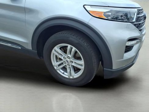 Certified 2023 Ford Explorer XLT w/ Equipment Group 202A AWD/4WD image 4