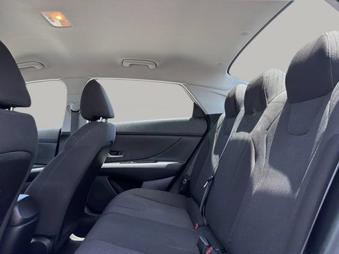 Used 2023 Hyundai Elantra SE FWD image 16