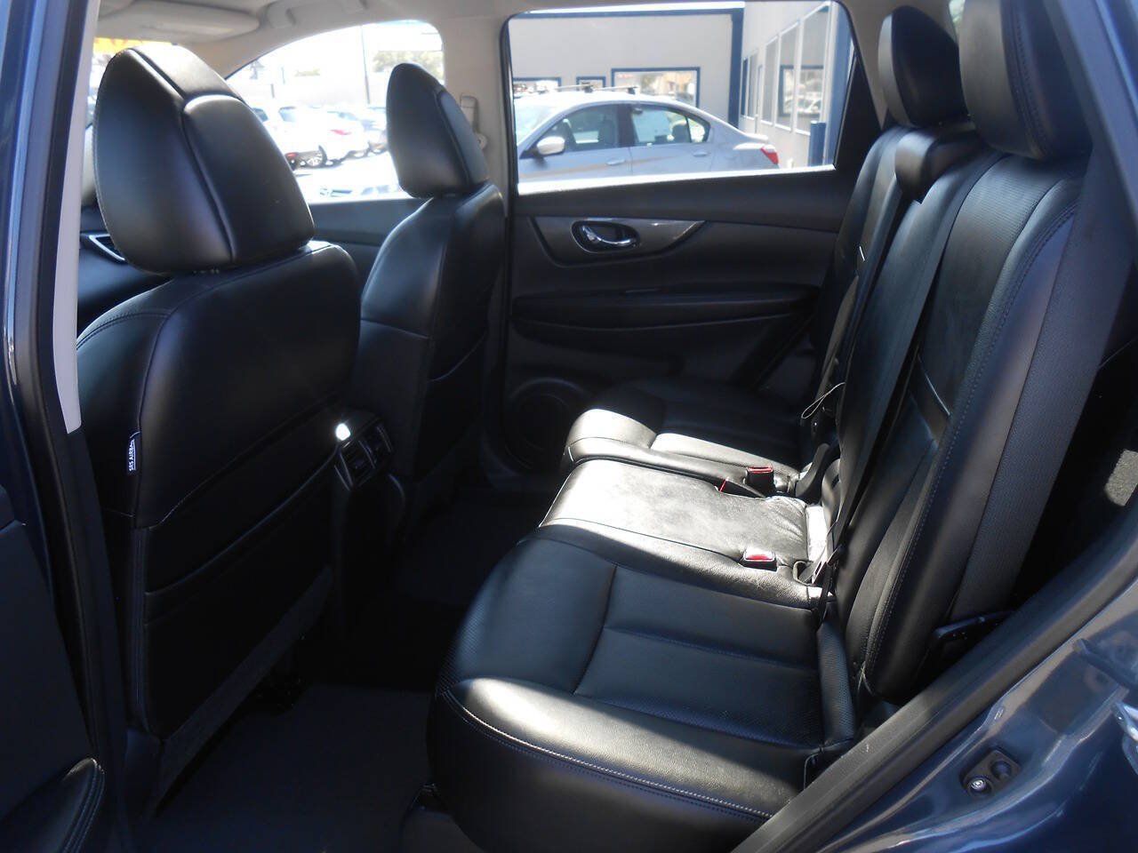 Used 2014 Nissan Rogue SL w/ SL Premium Package AWD/4WD image 12