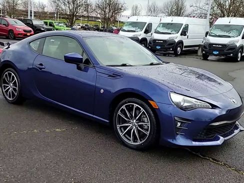 Used 2019 Toyota 86 image 2