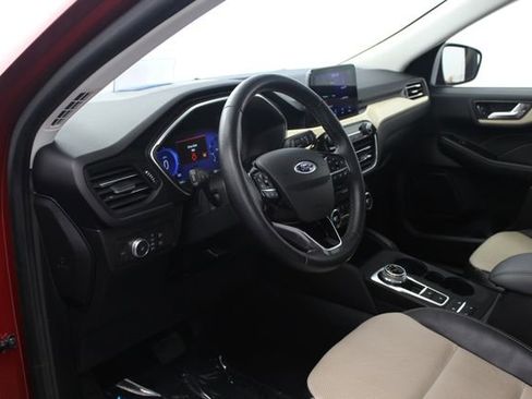 Used 2021 Ford Escape Titanium AWD/4WD image 14