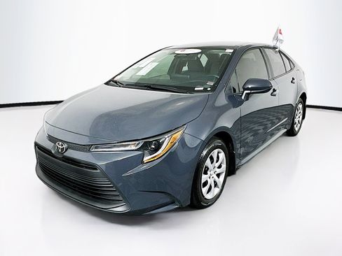 Used 2025 Toyota Corolla LE image 7