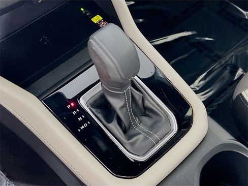 Certified 2025 Subaru Forester Limited image 17