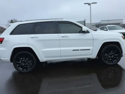 Used 2020 Jeep Grand Cherokee Altitude image 9