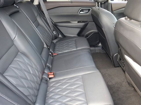 Certified 2022 Nissan Rogue Platinum w/ Head-Up Display Package image 29