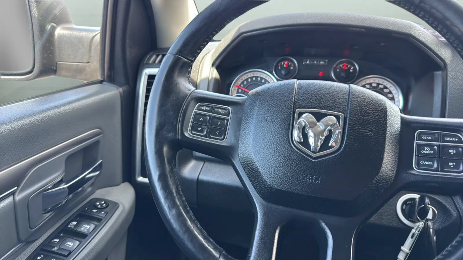 Used 2019 RAM 1500 Classic SLT w/ Luxury Group AWD/4WD image 28