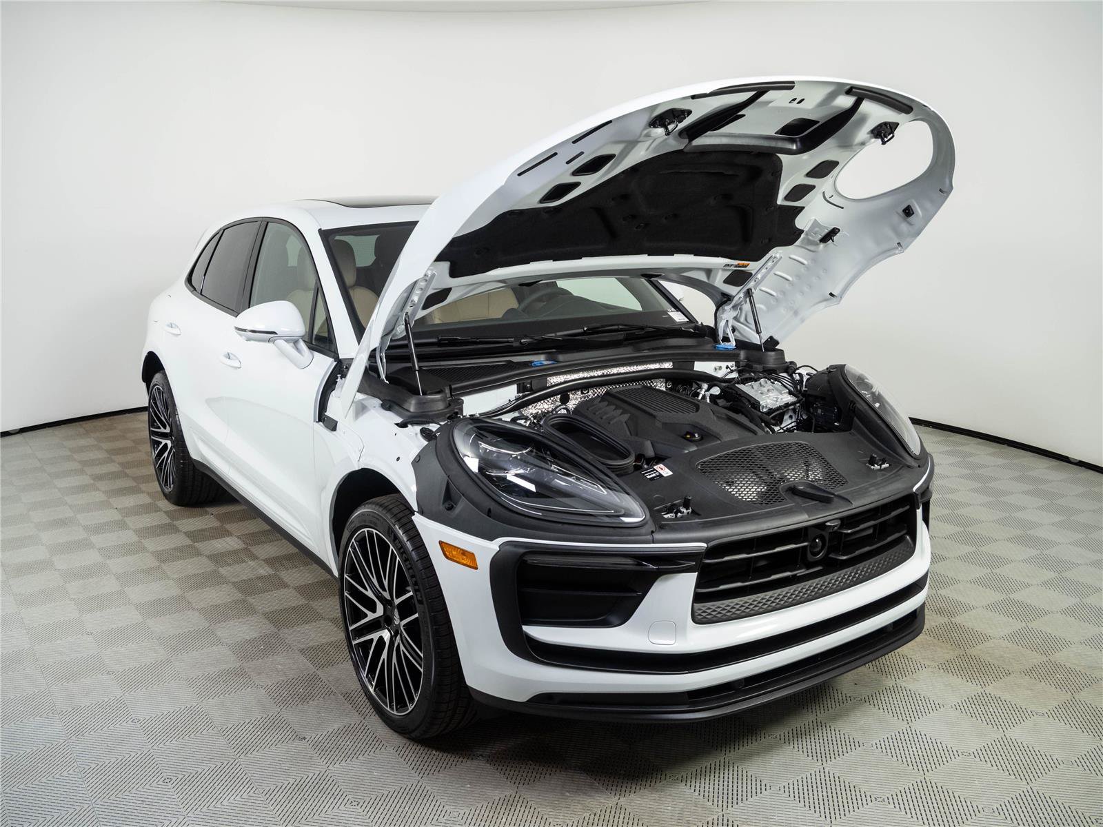 New 2026 Porsche Macan Turbo AWD/4WD image 34