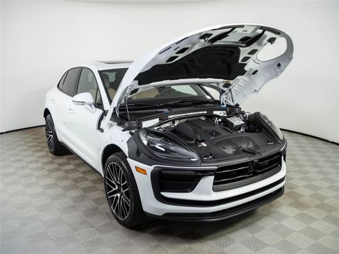 New 2026 Porsche Macan Turbo AWD/4WD image 34