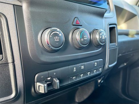 Used 2015 RAM 3500 Tradesman w/ Chrome Appearance Group image 15