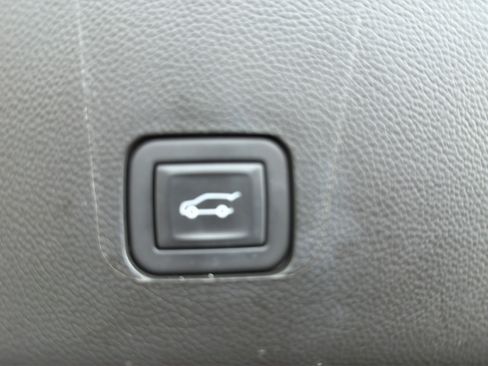 Used 2023 Chevrolet Traverse RS w/ LPO, Floor Liner Package AWD/4WD image 17
