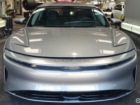 Used 2025 Lucid Air Pure RWD image 4