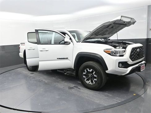 Used 2020 Toyota Tacoma TRD Off-Road image 35