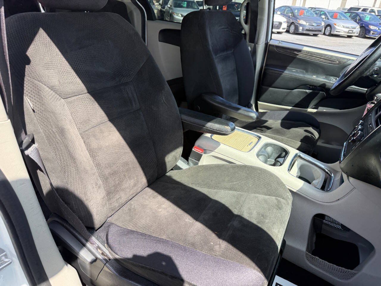 Used 2015 Dodge Grand Caravan SXT w/ Security Group FWD image 33
