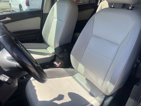 Used 2018 Volkswagen Tiguan SEL image 18