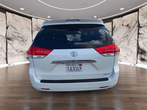 Used 2014 Toyota Sienna Limited w/ Limited Premium Package image 7