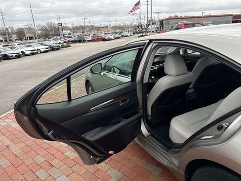 Used 2018 Lexus ES 350 w/ Premier Package image 27