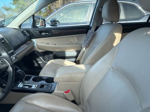 Used 2015 Subaru Outback 2.5i Limited image 9