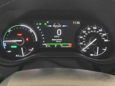 Used 2025 Toyota Sienna XLE FWD image 17