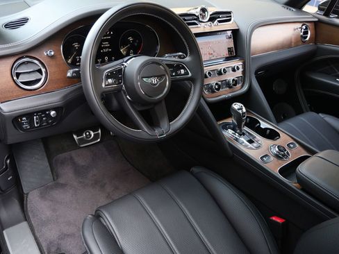 Used 2023 Bentley Bentayga Extended Wheelbase AWD/4WD image 12