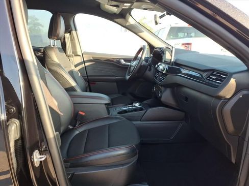 Used 2025 Ford Escape ST-Line image 17