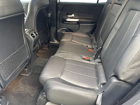 Used 2021 Mercedes-Benz GLB 250 w/ Premium Package image 31