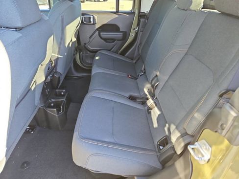 New 2025 Jeep Gladiator Sport image 15