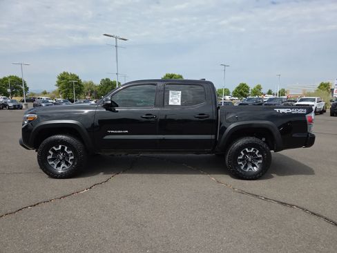 Used 2022 Toyota Tacoma TRD Off-Road w/ Technology Package AWD/4WD image 11
