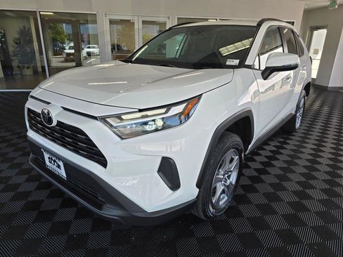 Used 2025 Toyota RAV4 XLE AWD/4WD image 7