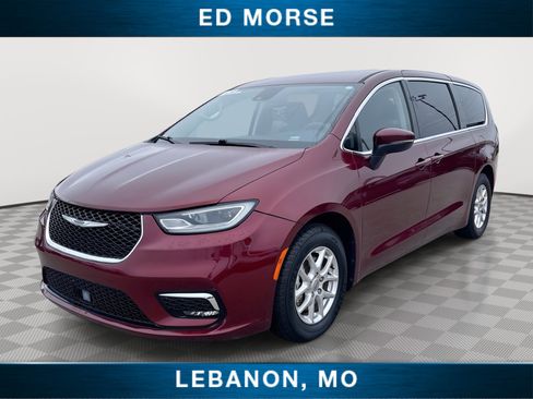 Used 2023 Chrysler Pacifica Touring-L FWD image 1