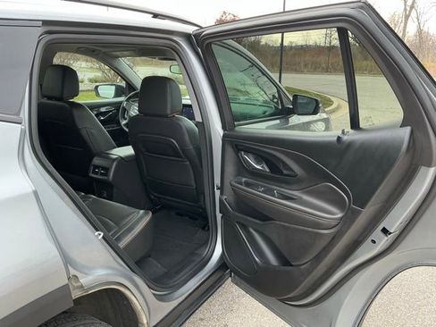 Used 2024 GMC Terrain AT4 image 18