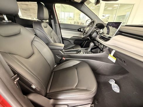 New 2026 Jeep Compass Limited image 10