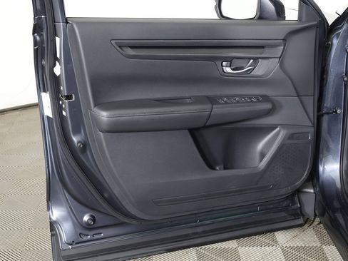 Used 2025 Honda CR-V LX image 19