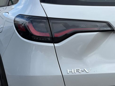 Used 2023 Honda HR-V LX image 13