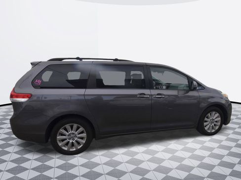 Used 2012 Toyota Sienna Limited image 6