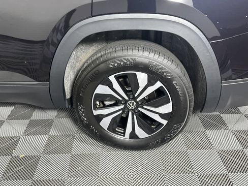 Used 2024 Volkswagen Atlas SE image 31