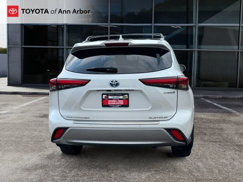 Used 2023 Toyota Highlander Platinum AWD/4WD image 11