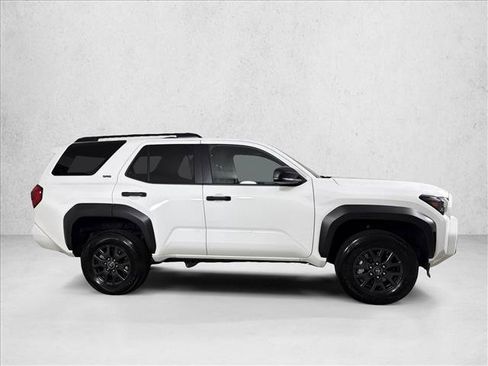 Used 2025 Toyota 4Runner SR5 AWD/4WD image 2