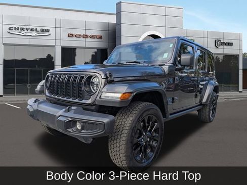 Used 2025 Jeep Wrangler Unlimited Sahara w/ Safety Group image 8