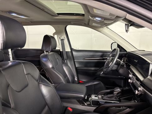 Used 2025 Kia Telluride S AWD/4WD image 20