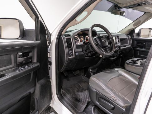 Used 2018 RAM 3500 Tradesman w/ Chrome Appearance Group AWD/4WD image 14