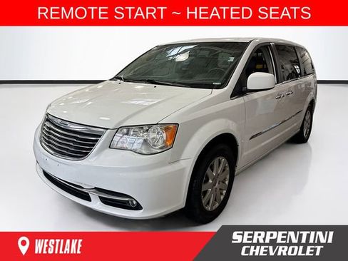 Used 2016 Chrysler Town & Country Touring w/ Driver Convenience Group image 1