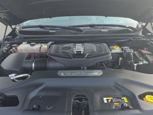 Used 2024 Jeep Wagoneer L Series III w/ Premium Group I image 42