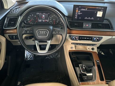 Used 2023 Audi Q5 2.0T Premium w/ Convenience Package AWD/4WD image 13