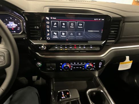 New 2026 GMC Sierra 1500 SLT w/ SLT Premium Plus Package AWD/4WD image 22