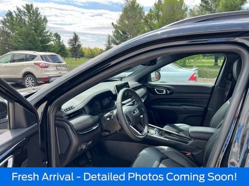 Used 2024 Jeep Compass Latitude w/ Convenience Group AWD/4WD image 6