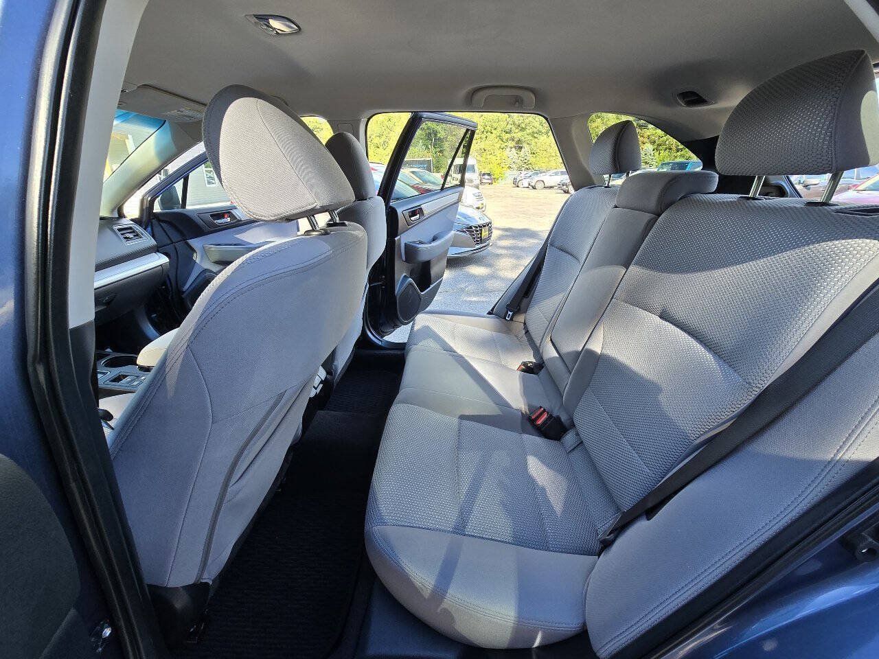 Used 2018 Subaru Outback 2.5i Premium AWD/4WD image 18
