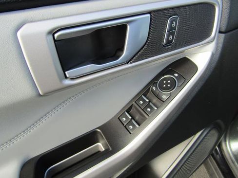 Used 2023 Ford Explorer XLT w/ Equipment Group 202A image 14