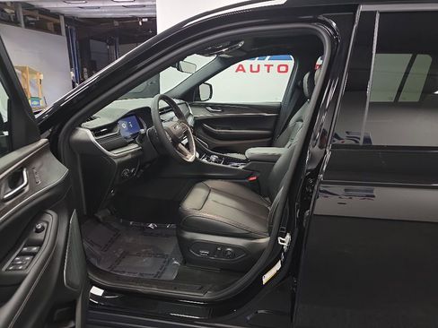 New 2026 Jeep Grand Cherokee L Limited AWD/4WD image 16